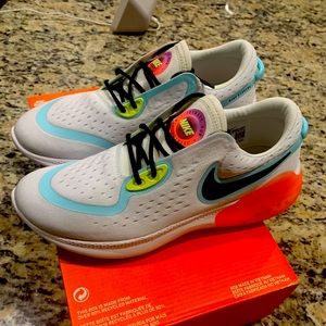 ‼️SOLD‼️NEW IN BOX WOMENS NIKE JOY RIDE⭐️⭐️